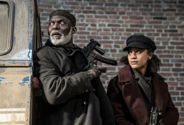 Кадр из 2 сезона сериала Ходячие мертвецы Дэрил Диксон