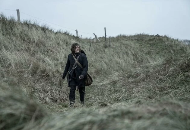 Кадр из 2 сезона сериала Ходячие мертвецы Дэрил Диксон